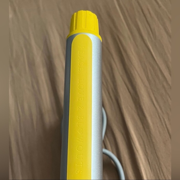 Drybar curling iron - Picture 6 of 8